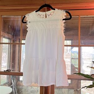 Mystree Size S Summer Too w/ beautiful embroidered lace accents!